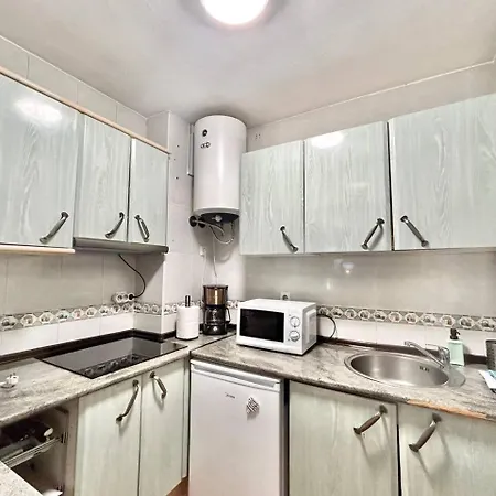 Apartment En El Puerto De A 200m De La Playa *